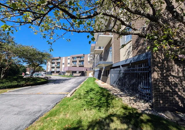 Photo 2 of Condo for sale at 9820 S Pulaski Rd #106, Oak Lawn, IL 60453 | MLS# 12776950 | Listing updated on 2026-10-15