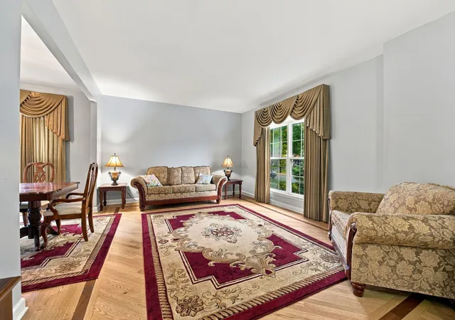 Photo 4 of Single family home for sale at 304 Edgewood Dr, Minooka, IL 60447 | MLS# 12776955 | Listing updated on 2026-10-06
