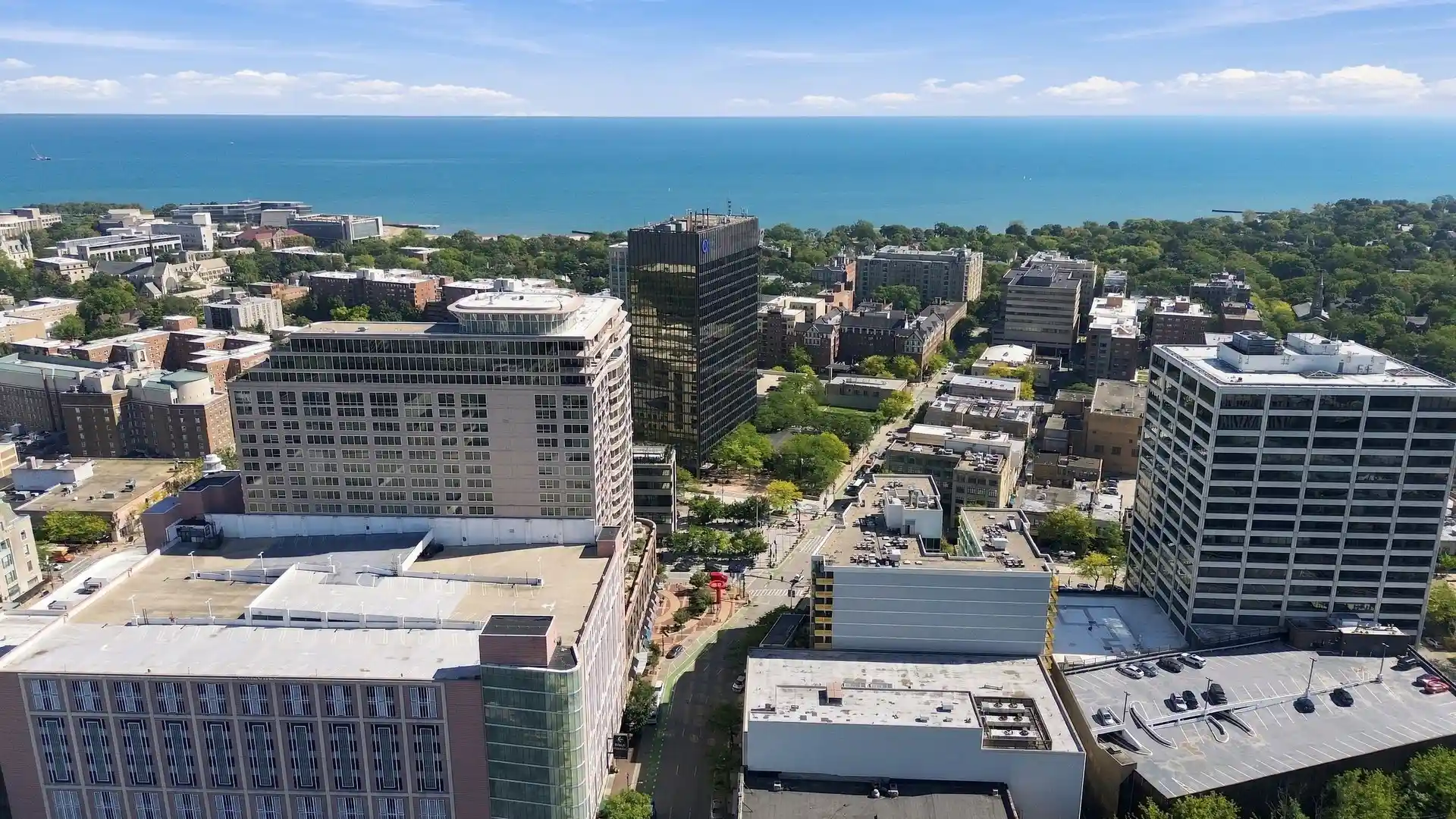 Listing Photo 2 - Condo for sale in 807 Davis St located at 807 Davis St, Evanston, IL 60201 - Unit #1301