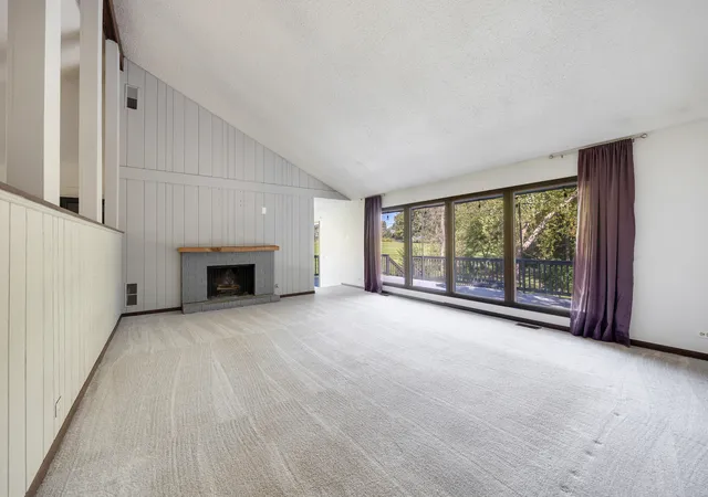 Photo 4 of Single family home for sale at 8n627 Gingerwood Ln, Elgin, IL 60124 | MLS# 12776959 | Listing updated on 2026-10-08
