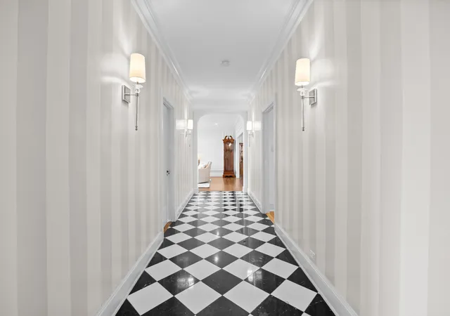 Listing Photo 5 - Condo for sale in building located at 3530 N Lake Shore Dr, Chicago, IL 60657 - Unit #7B