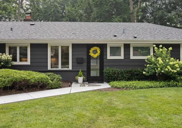 Photo 2 of Single family home for sale at 1909 Martingale Rd, Wheaton, IL 60187 | MLS# 12776967 | Listing updated on 2026-10-07