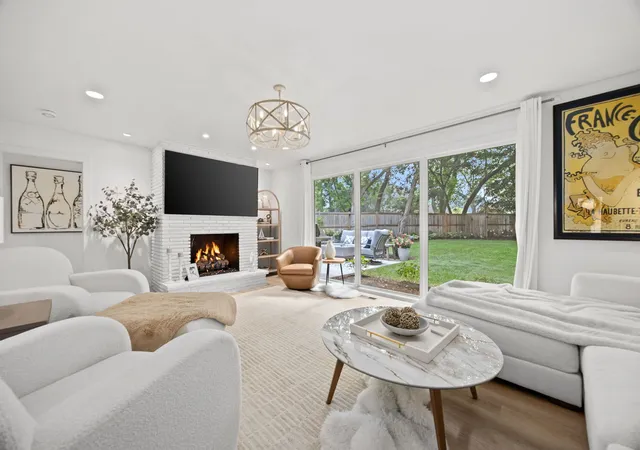 Photo 3 of Single family home for sale at 1909 Martingale Rd, Wheaton, IL 60187 | MLS# 12776967 | Listing updated on 2026-10-07