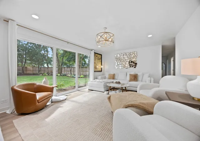 Photo 4 of Single family home for sale at 1909 Martingale Rd, Wheaton, IL 60187 | MLS# 12776967 | Listing updated on 2026-10-07