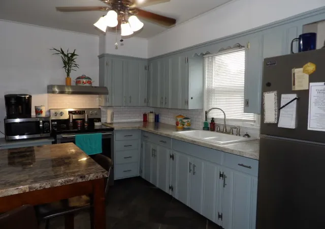 Photo 4 of Single family home for sale at 719 S Mckinley St, Harrisburg, IL 62946 | MLS# 12776972 | Listing updated on 2026-10-06