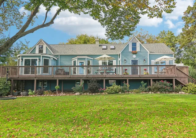 Photo 2 of Single family home for sale at 26137 W Stanton Bay Rd, Ingleside, IL 60041 | MLS# 12776974 | Listing updated on 2026-10-09