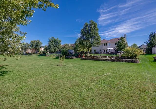 Photo 2 of Single family home for sale at 430 Hillandale Dr, Bartlett, IL 60103 | MLS# 12776988 | Listing updated on 2026-10-09