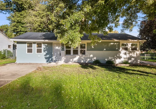 Photo 1 of Single family home for sale at 3914 15th St B St, Moline, IL 61265 | MLS# 12776995 | Listing updated on 2026-10-08