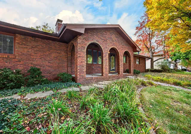 Photo 1 of Single family home for sale at 200 Robert Dr, Normal, IL 61761 | MLS# 12777002 | Listing updated on 2026-10-28