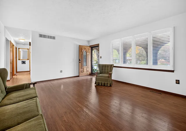Photo 4 of Single family home for sale at 200 Robert Dr, Normal, IL 61761 | MLS# 12777002 | Listing updated on 2026-10-28
