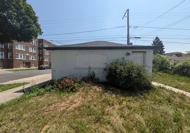 Photo 4 of Single family home for sale at 8001 S Laflin St, Chicago, IL 60620 | MLS# 12777005 | Listing updated on 2026-10-07