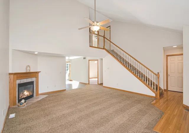 Photo 4 of Townhouse for sale at 1809 Marina Dr, Normal, IL 61761 | MLS# 12777006 | Listing updated on 2026-10-08