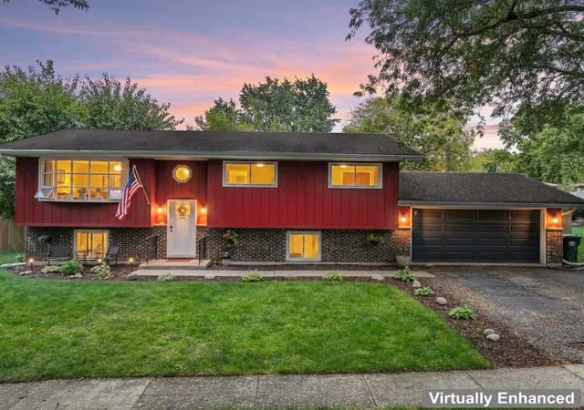 Photo 2 of Single family home for sale at 480 Charles Ct, South Elgin, IL 60177 | MLS# 12777015 | Listing updated on 2026-10-21