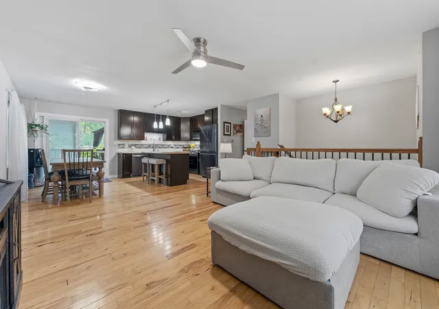 Photo 3 of Single family home for sale at 480 Charles Ct, South Elgin, IL 60177 | MLS# 12777015 | Listing updated on 2026-10-21