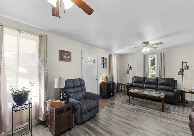 Photo 3 of Single family home for sale at 2923 13th Avenue, Rock Island, IL 61201 | MLS# 12777018 | Listing updated on 2026-10-10