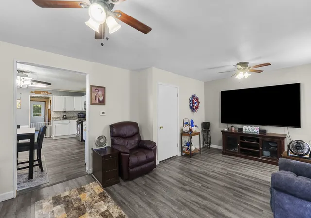Photo 4 of Single family home for sale at 2923 13th Avenue, Rock Island, IL 61201 | MLS# 12777018 | Listing updated on 2026-10-10