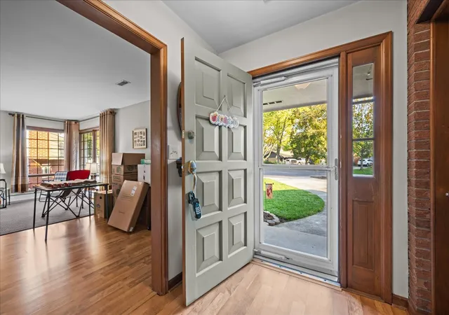 Photo 3 of Single family home for sale at 1333 Merrimac Pl, Aurora, IL 60506 | MLS# 12777022 | Listing updated on 2026-10-22