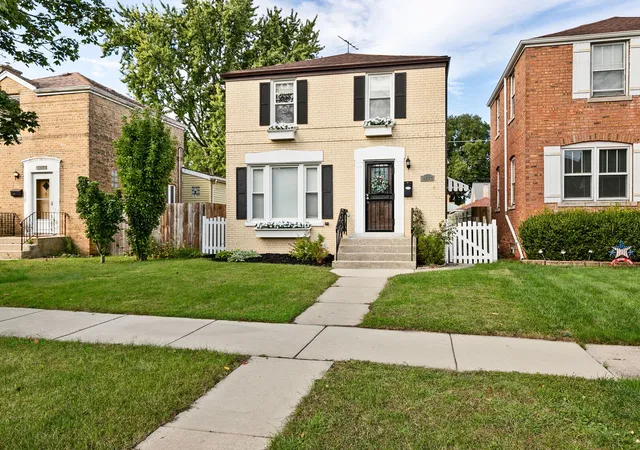 Photo 2 of Single family home for sale at (Undisclosed), Chicago, IL 60656 | MLS# 12777027 | Listing updated on 2026-10-08