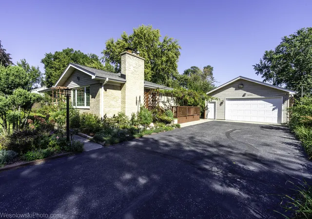 Photo 3 of Single family home for sale at 2n563 Mildred Ave, Glen Ellyn, IL 60137 | MLS# 12777029 | Listing updated on 2026-10-07