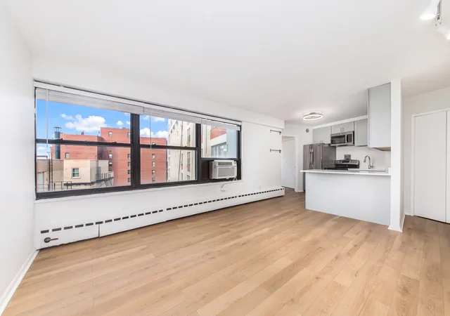 Listing Photo 5 - Condo for sale in building located at 3410 N Lake Shore Dr, Chicago, IL 60657 - Unit #15G