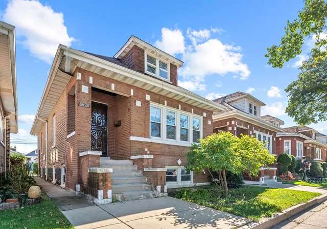 Photo 2 of Single family home for sale at 5525 S Francisco Ave, Chicago, IL 60629 | MLS# 12777039 | Listing updated on 2026-10-27