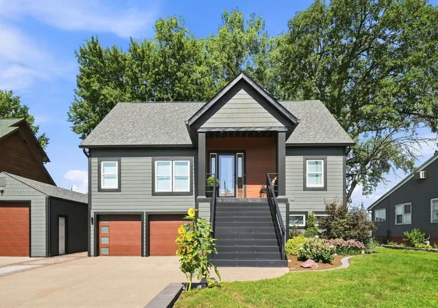 Photo 3 of Single family home for sale at 835 1st Avenue, Hampton, IL 61256 | MLS# 12777058 | Listing updated on 2026-10-05