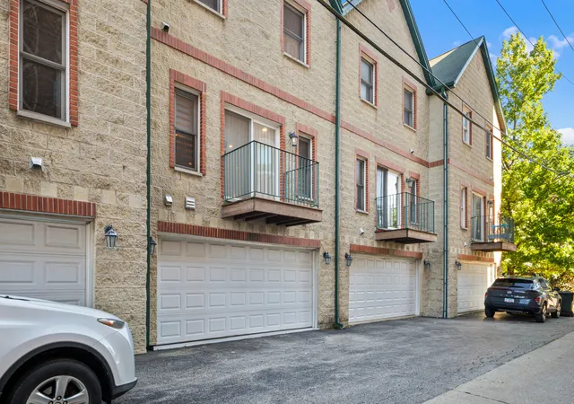 Photo 31 of Townhouse for sale at 3738 Forest Ave, Brookfield, IL 60513 | MLS# 12777061 | Listing updated on 2026-10-09