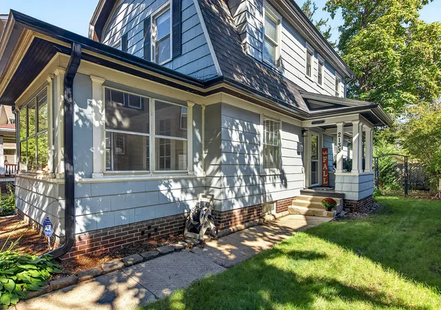 Photo 1 of Single family home for sale at 2133 Melrose St, Rockford, IL 61103 | MLS# 12777064 | Listing updated on 2026-10-07