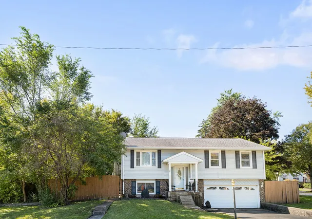 Photo 2 of Single family home for sale at 1446 Van Meter Dr, Glendale Heights, IL 60139 | MLS# 12777068 | Listing updated on 2026-10-07