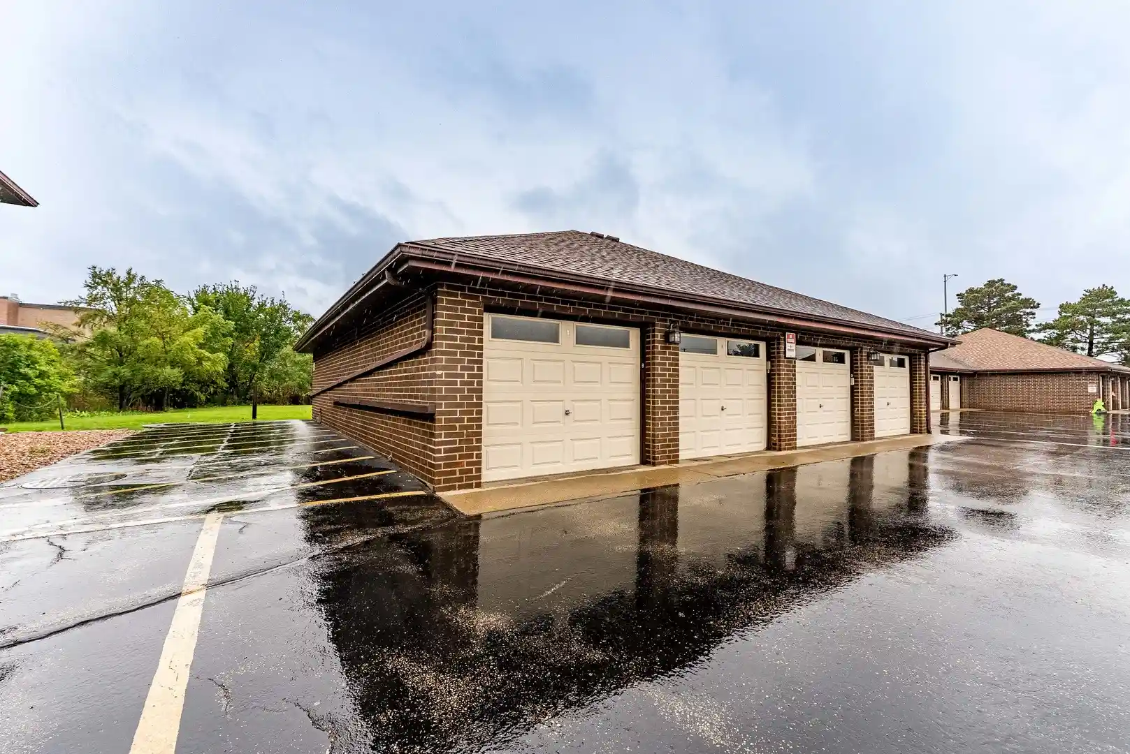Listing Photo 24 - Condo for sale in 915 N York St located at 915 N York St, Elmhurst, IL 60126 - Unit #404