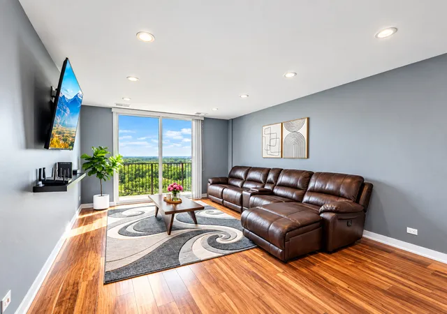 Listing Photo 4 - Condo for sale in building located at 190 S Wood Dale Rd, Wood Dale, IL 60191 - Unit #1105