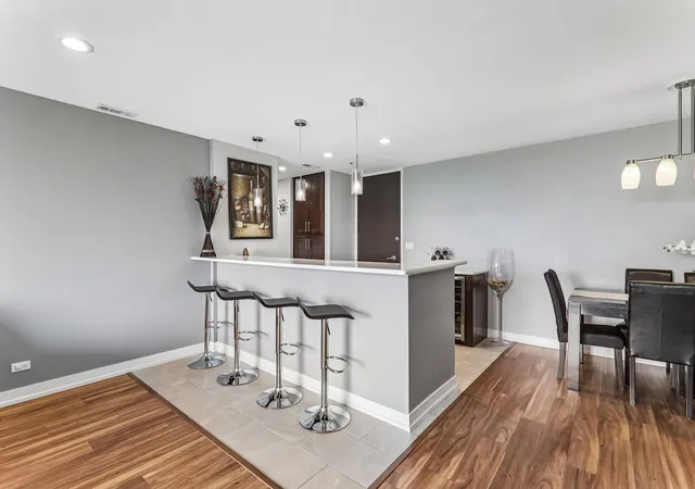 Listing Photo 5 - Condo for sale in building located at 190 S Wood Dale Rd, Wood Dale, IL 60191 - Unit #1105