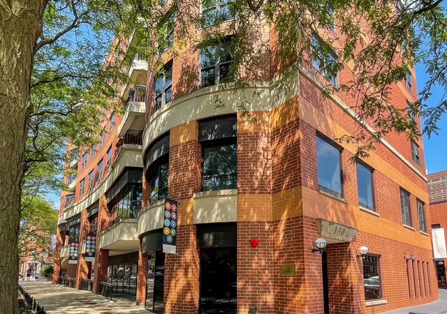 Photo 2 of Condo for sale at 350 W Belden Ave #511, Chicago, IL 60614 | MLS# 12777085 | Listing updated on 2026-10-12