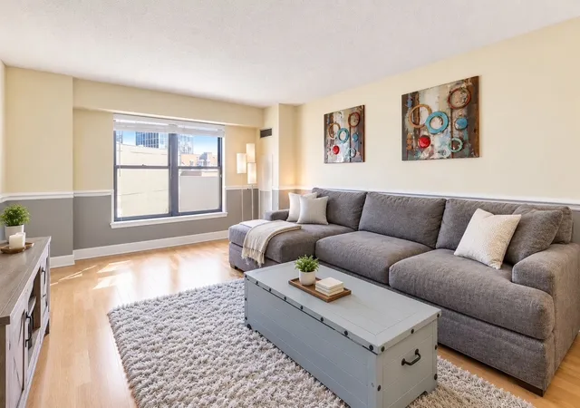 Listing Photo 5 - Condo for sale in building located at 350 W Belden Ave, Chicago, IL 60614 - Unit #511
