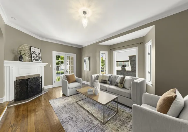 Photo 3 of Single family home for sale at 405 S Hawthorne Ave, Elmhurst, IL 60126 | MLS# 12777096 | Listing updated on 2026-10-07
