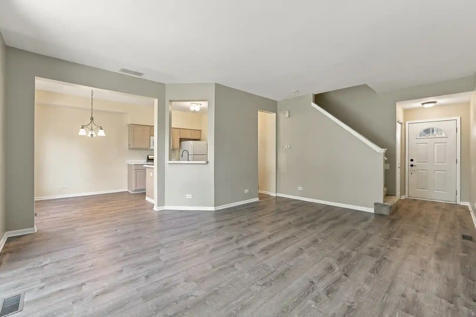 Listing Photo 2 - Condo for sale in 1535 Spaulding Rd located at 1535 Spaulding Rd, Bartlett, IL 60103 - Unit #1535