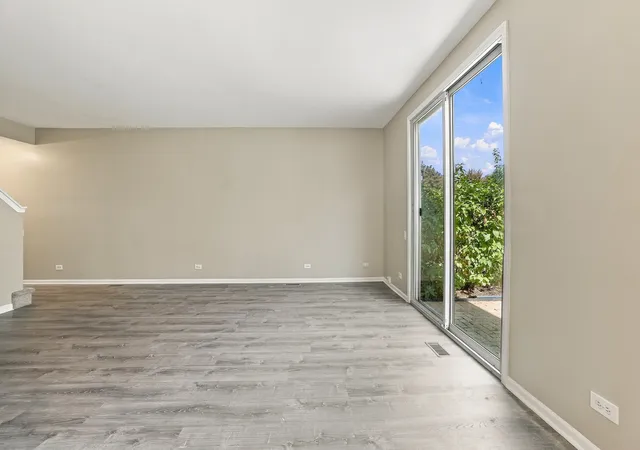 Photo 4 of Condo for sale at 1535 Spaulding Rd #1535, Bartlett, IL 60103 | MLS# 12777103 | Listing updated on 2026-10-07