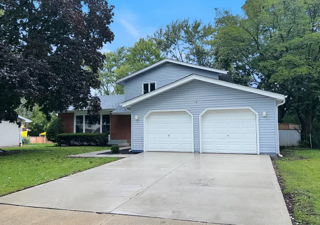 Photo 2 of Single family home for sale at 4308 176th Place, Country Club Hills, IL 60478 | MLS# 12777110 | Listing updated on 2026-10-07