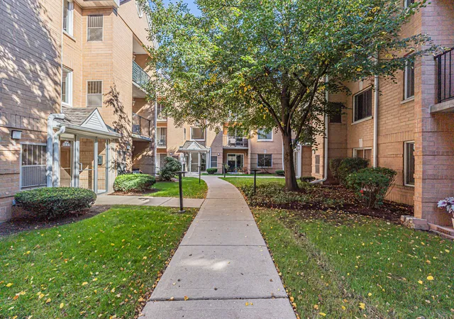 Photo 2 of Condo for sale at 8700 W Evelyn Ln #204, Chicago, IL 60656 | MLS# 12777111 | Listing updated on 2026-10-08