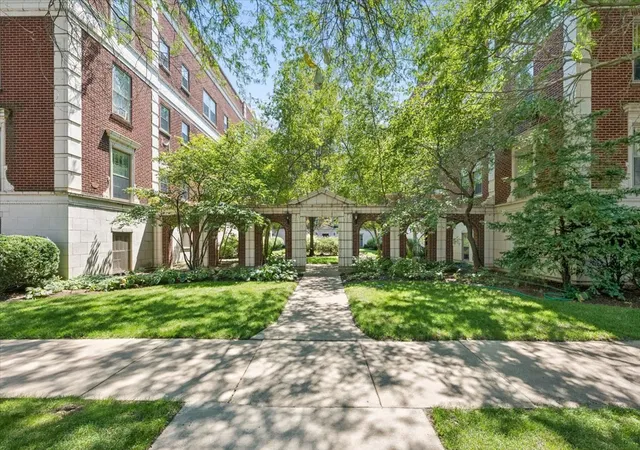 Condo for sale at 486 Sheridan Rd #2, Evanston, IL 60202 | MLS# 12777112