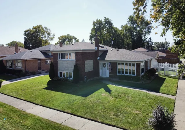 Photo 1 of Single family home for sale at 4537 W 102nd Street, Oak Lawn, IL 60453 | MLS# 12777120 | Listing updated on 2026-10-09