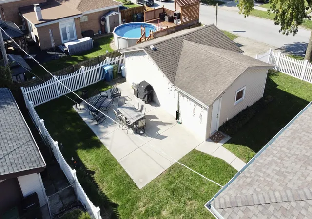 Photo 3 of Single family home for sale at 4537 W 102nd Street, Oak Lawn, IL 60453 | MLS# 12777120 | Listing updated on 2026-10-09