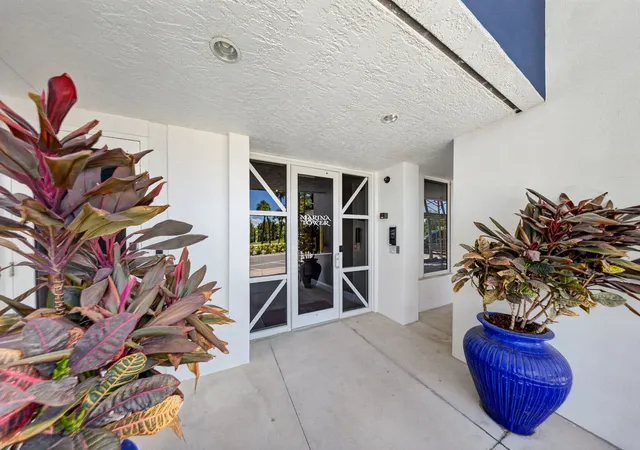 Photo 2 of Condo for sale at 1233 N Gulfstream Ave #401, Sarasota, FL 34236 | MLS# 12777136 | Listing updated on 2026-10-09