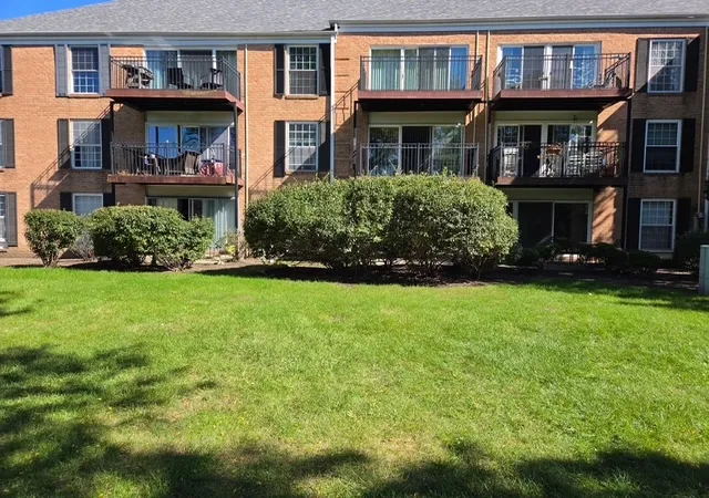 Photo 1 of Condo for sale at 5100 Carriageway Dr #109, Rolling Meadows, IL 60008 | MLS# 12777142 | Listing updated on 2026-10-07
