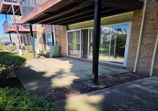 Photo 3 of Condo for sale at 5100 Carriageway Dr #109, Rolling Meadows, IL 60008 | MLS# 12777142 | Listing updated on 2026-10-07