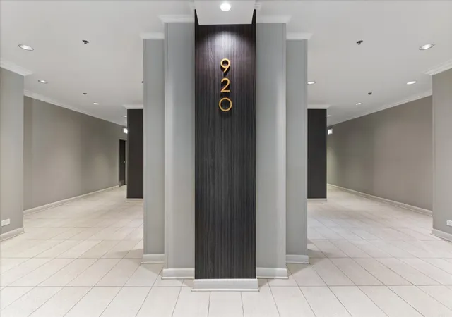 Listing Photo 2 - Condo for sale in building located at 920 W Madison St, Chicago, IL 60607 - Unit #1003W