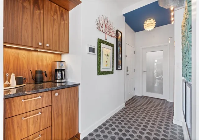 Listing Photo 4 - Condo for sale in building located at 920 W Madison St, Chicago, IL 60607 - Unit #1003W