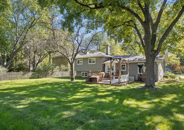 Photo 4 of Single family home for sale at 1013 Plum Holw Ct, Naperville, IL 60563 | MLS# 12777152 | Listing updated on 2026-10-30