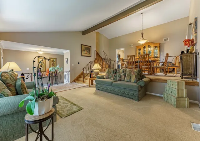 Photo 4 of Single family home for sale at 3n458 Patricia Ln, Elmhurst, IL 60126 | MLS# 12777194 | Listing updated on 2026-10-06