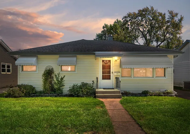 Single family home for sale at 8729 S 51st Avenue, Oak Lawn, IL 60453 | MLS# 12777196